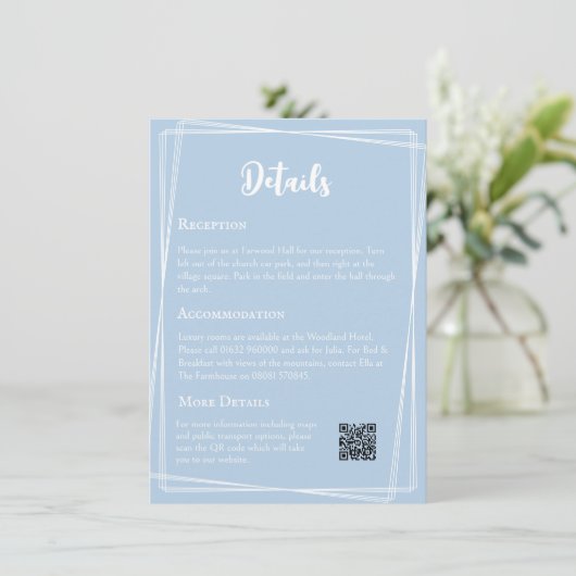 Pastel Blauw Elegant QR Code Bruiloft Details Informatiekaartje (Staand voorkant)