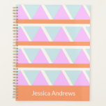 Pastel Blauw Roze Oranje Geometrische Kunst Aangep Planner<br><div class="desc">Een leuke terugval naar het 80s kleurenpalet van helder aqua blauw, roze, en oranje in een patroon van driehoekvormen en lijnen, gepersonaliseerd met jouw naam.</div>
