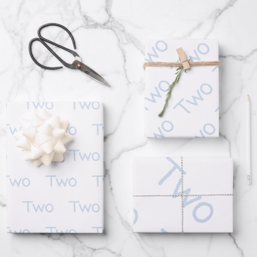 Pastel blauw twee jaar oud inpakpapier vel (Voorkant)