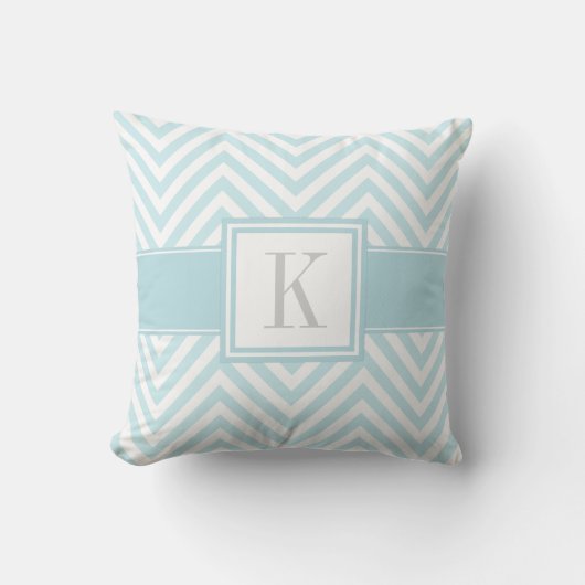 Pastel Blauwe Chevron Stripes met uw Monogram Kussen (Voorkant)