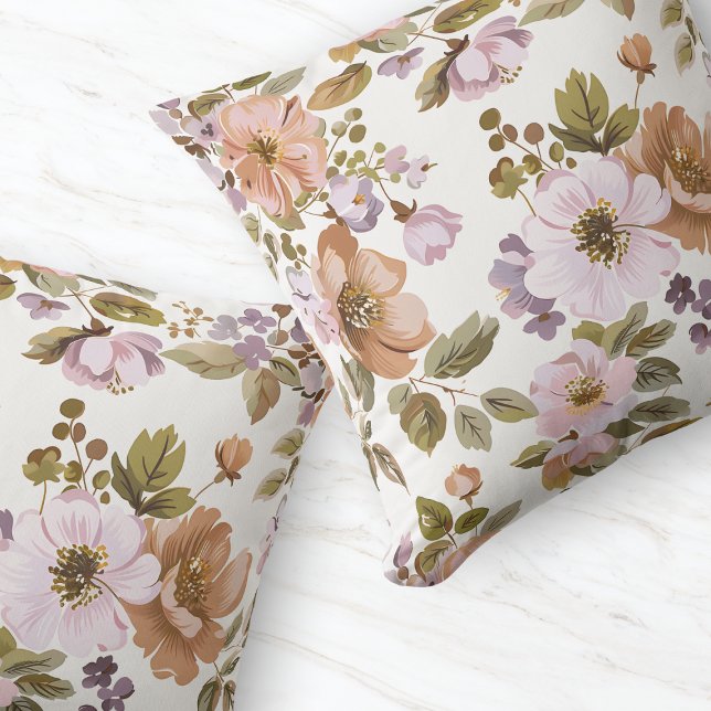 Pastel Bloemen -geïnspireerde esthetische bloem Kussen (Pastel Floral Vintage-inspired Aesthetic Flower Throw Pillow)