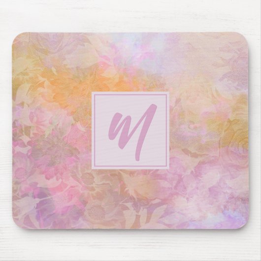 Pastel bloemen met chic schriftmonogram muismat (Voorkant)