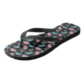 Pastel Bloempatroon op Zwarte Achtergrond | Cute D Teenslippers (Schuin)
