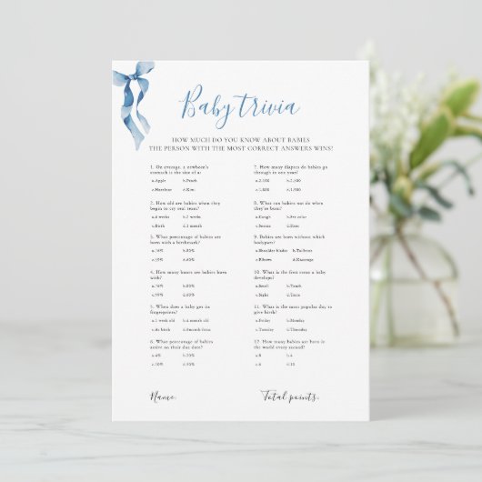 Pastel Blue Bow Baby Trivia Baby shower Game Kaart (Staand voorkant)