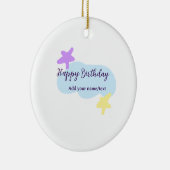 Pastel blue clouds stars purple happy birthday nam keramisch ornament (Rechts)