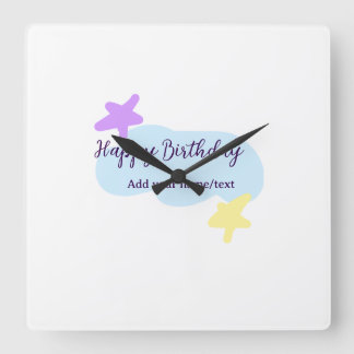 Pastel blue clouds stars purple happy birthday nam vierkante klok
