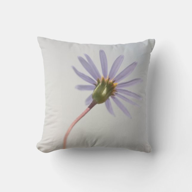 Pastel Blue Daisy Flower Cushion Sierkussen (Voorkant)