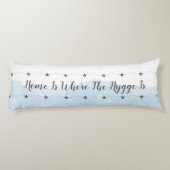 Pastel Blue Hygge quote Cosy Home Lichaamskussen (Achterkant)