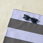 Pastel Blue Stripes Custom Text Beach REGULIER Strandlaken (In situ)