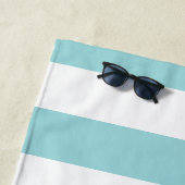 Pastel Blue White Striped Pattern Strandlaken (In situ)