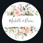 Pastel Blush Roos Floral Botanical Weddenschap Ronde Sticker<br><div class="desc">Elegante zonnige waterverf bloesem botanische naam sticker met een boeket van zacht pastel waterverf rozen en hortensia in tinten van blos roze, pastel roze, perzik en crème met weelderige groene botanische bladeren en eucalyptus bladeren loof. Een moderne designkeuze die perfect is voor lente- en zomerblos roze, pastelkleur thema bruiloften. Vind...</div>