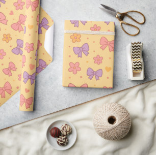 Pastel Bogen & Bloemen Patroon – Schattig Geel Mei Cadeaupapier