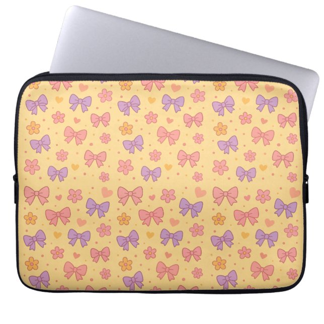 Pastel Bows & Flowers Pattern – Cute Yellow Girly Laptop Sleeve (Voorkant)