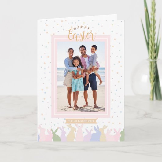 Pastel Bunny Border Happy Easter Familie Fotokaart Aankondiging (Voorkant)
