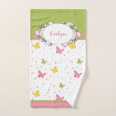 Pastel Butterfly Pattern met Flowers and Name Bad Handdoek (Handdoek)