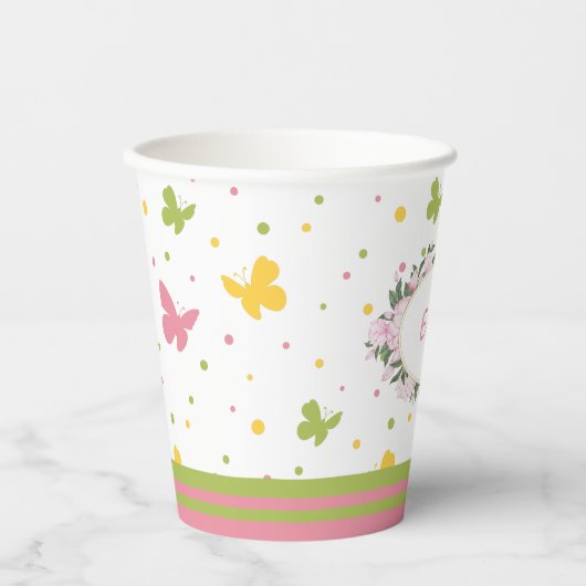 Pastel Butterfly Pattern met Flowers and Name Papieren Bekers (Voorkant)