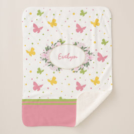 Pastel Butterfly Pattern met Flowers and Name Sherpa Deken