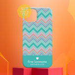 Pastel Chevron Pattern met naam - designer iPhone 16 Plus Hoesje<br><div class="desc">Een gewaagd grafisch ontwerp met patronen in leuke pastelkleuren. Voeg jouw naam toe of schrap de tekst voor een leuke zomerdekking.</div>
