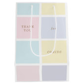 Pastel Color Block Goud Baby shower Medium Cadeauzakje (Achterkant)