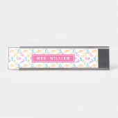 Pastel Cute Nummers Doodle Roze Docent Naam Bureau Naambordje (Voorkant)