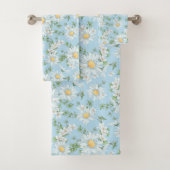 Pastel Daisy Flower Garden Pattern Bad Handdoek (Insitu)