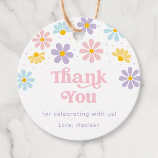 Pastel Daisy Flower Verjaardag Bedankjes Labels (Voorkant)