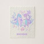 Pastel Dansend Dinosauriërs Paars Blauw Aangepast Legpuzzel<br><div class="desc">Deze schattige puzzel toont een schattige illustratie van een paar dansende dinosaurussen in pastel paars,  blauw en roze. Pas het aan met jouw naam. Geweldig cadeauidee!</div>