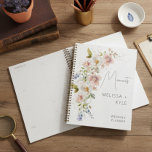Pastel Floral Modern Wedding Planner<br><div class="desc">Dit eenvoudige maar elegante ontwerp kenmerkt een bouquet van roze,  gele,  en lavendere bloemen met groen op een getextureerde witte achtergrond van de waterverf. Het is creëer door de Pastel Floral Modern Wedding Suite met uitnodigingen en kaarten die bij de Pastel Farmhouse Press horen.</div>