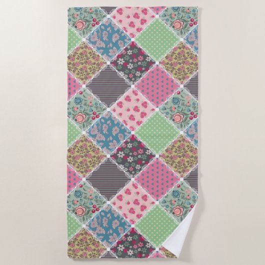 Pastel Floral Quilt Squares Strandlaken (Voorkant)