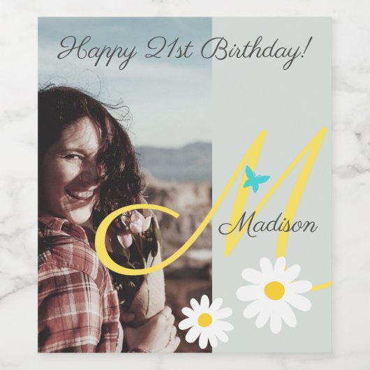 Pastel gele vlinder fotosjabloon aangepaste naam wijn etiket (Enkel label)