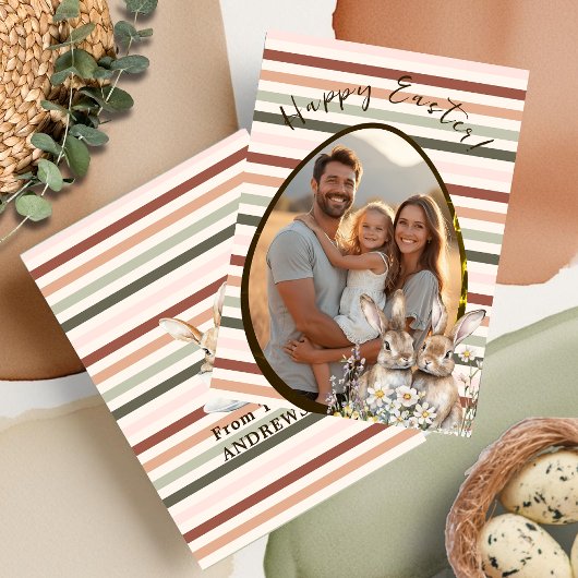 Pastel gestreepte konijnen & ei foto feestdagenkaart