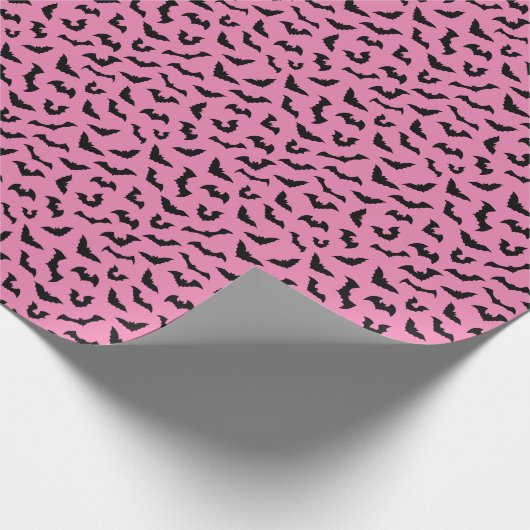 Pastel gothic roze vleermuizen cadeaupapier (Hoek)