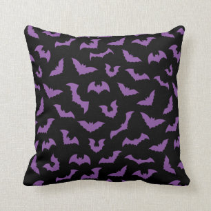 Pastel gothic spookvleermuizen paars zwart kussen