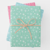 Pastel Green, Pink en Blue Snowflake Holiday Inpakpapier Vel (In situ)