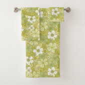 Pastel Green & Yellow Flower Pattern Bad Handdoek (Insitu)
