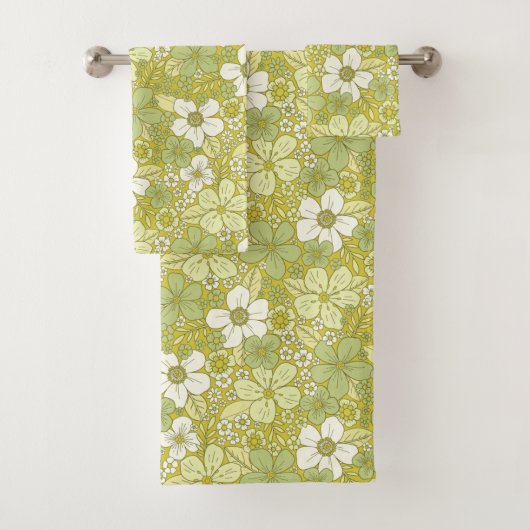 Pastel Green & Yellow Flower Pattern Bad Handdoek (Insitu)