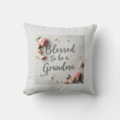 Pastel Grey gezegend om oma te zijn Kussen (Voorkant)