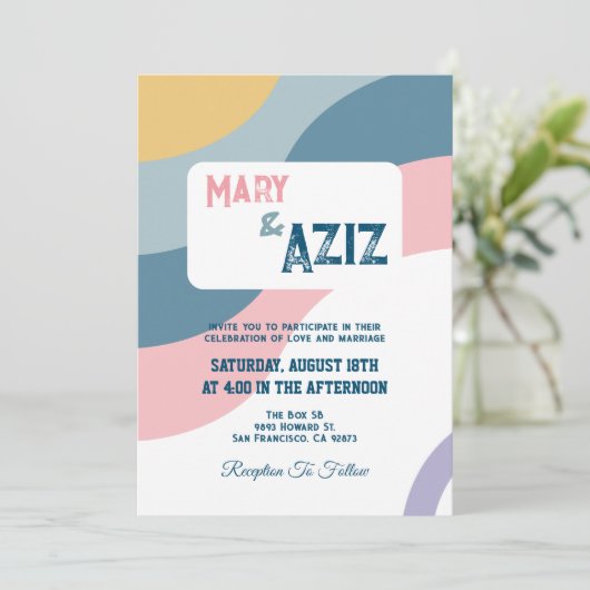 Pastel Groovy Retro 70s Bloemen bruiloft uitnodigi Kaart (Staand voorkant)