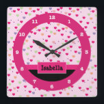 Pastel Harten op roze persoonlijk Vierkante Klok<br><div class="desc">Deze schattige girale klok is voorzien van een lichtroze,  paarse,  oranje en groene achtergrond van het hartritme,  voorzien van een roze streep en een roze doos met aanpasbare tekst voor personalisatie.  Deze roze hartklok maakt een perfect accent voor een meisjesslaapkamer.</div>