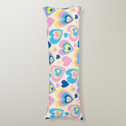 Pastel Hearts. Lichaamskussen (Voorkant Verticaal)