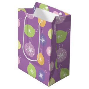Pastel Kerstballen Sneeuwvlokken Paars   Medium Cadeauzakje
