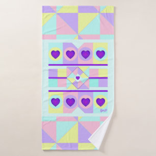 Pastel kleuren & paarse harten kloppen badhanddoek
