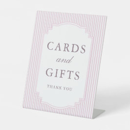 Pastel lavendel gestreepte trouwkaarten en cadeaus reclamebord met voetstuk