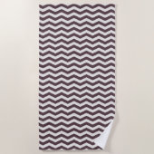 Pastel maroon zigzag streep geometrisch strandlaken (Voorkant)