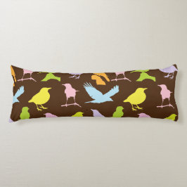 Pastel met kleurrijke variëteit vogelpatroon lichaamskussen
