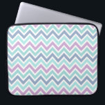Pastel Multicolor Chevron Pattern 2 Laptop Sleeve<br><div class="desc">Colorful chevron patroonpastel met meerdere toontonen. Koel de trendy naadloos patroon met kruissteek. Beschikbaar op andere producten.</div>