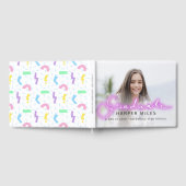 Pastel neon 80s script afstuderen foto gastenboek (Volledig)