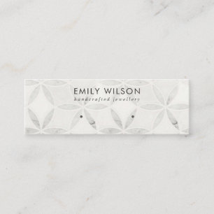 PASTEL OFF WHITE FLORAL STUD EARING DISPLAATS MINI VISITEKAARTJE