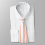 Pastel Oranje Peach Stripes Solid Color Stropdas<br><div class="desc">Loteerbare oranje gestreepte kleur van de lichtveer van de veer. Minimalistische,  eenvoudige,  moderne,  trendy chic-pasteltestethiek in delicate of solide kleur. Pastel orangehome decor,  pastel orangeesthetisch decor,  pastel orangekitchen,  pastel oranje kleur. Stropdas van de voorjaarszomer van de pasteitel . Klassieke  retro pastel oranje en witte strepen patroon,  trendy zomerslijm design.</div>