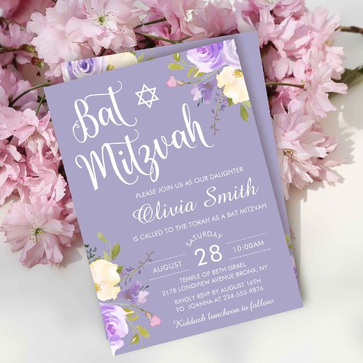 Pastel Paars Floral White Script Bat Mitzvah Kaart